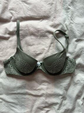 Victoria’s Secret Romantic Lace Push Up Bra Sage Green 34B Feminine Lingerie